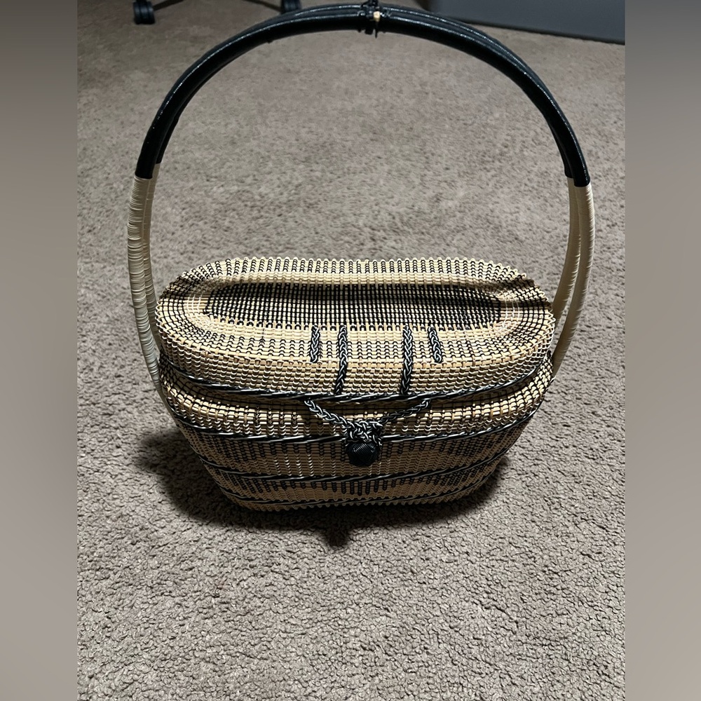 Elegant Nantucket Tan and Black Woven Handbag. READ DESCRIPTION